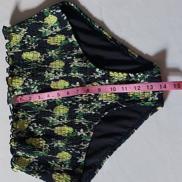 Shekini ruffled Womens swimwear size L - Picture 2 of 7